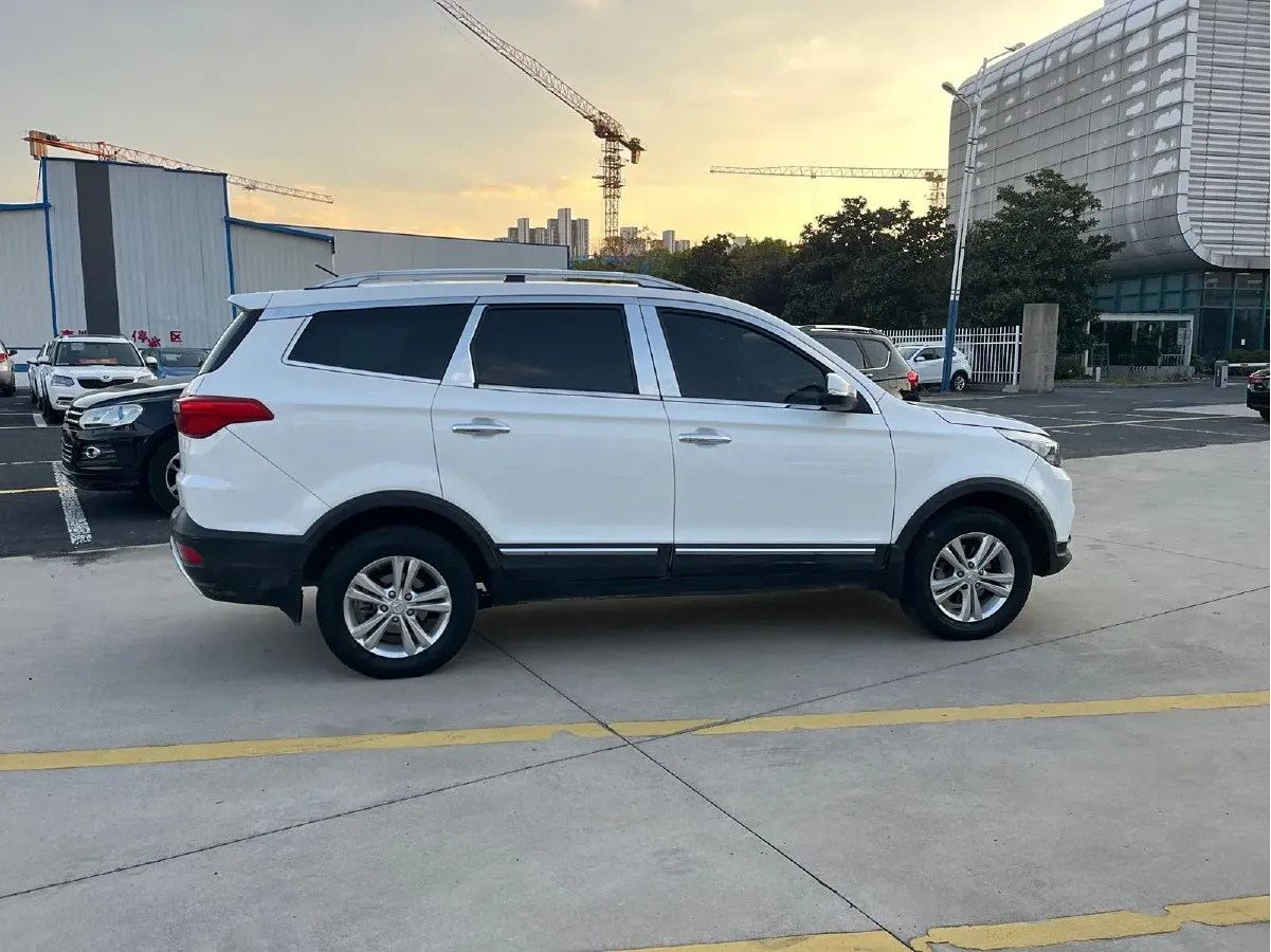 2016 BAIC Hyosow S3 1.5L 113HP L4 5MT,autocango,china used car exporter,china ev exporter,chinese used car exporter,chinese used ev exporter