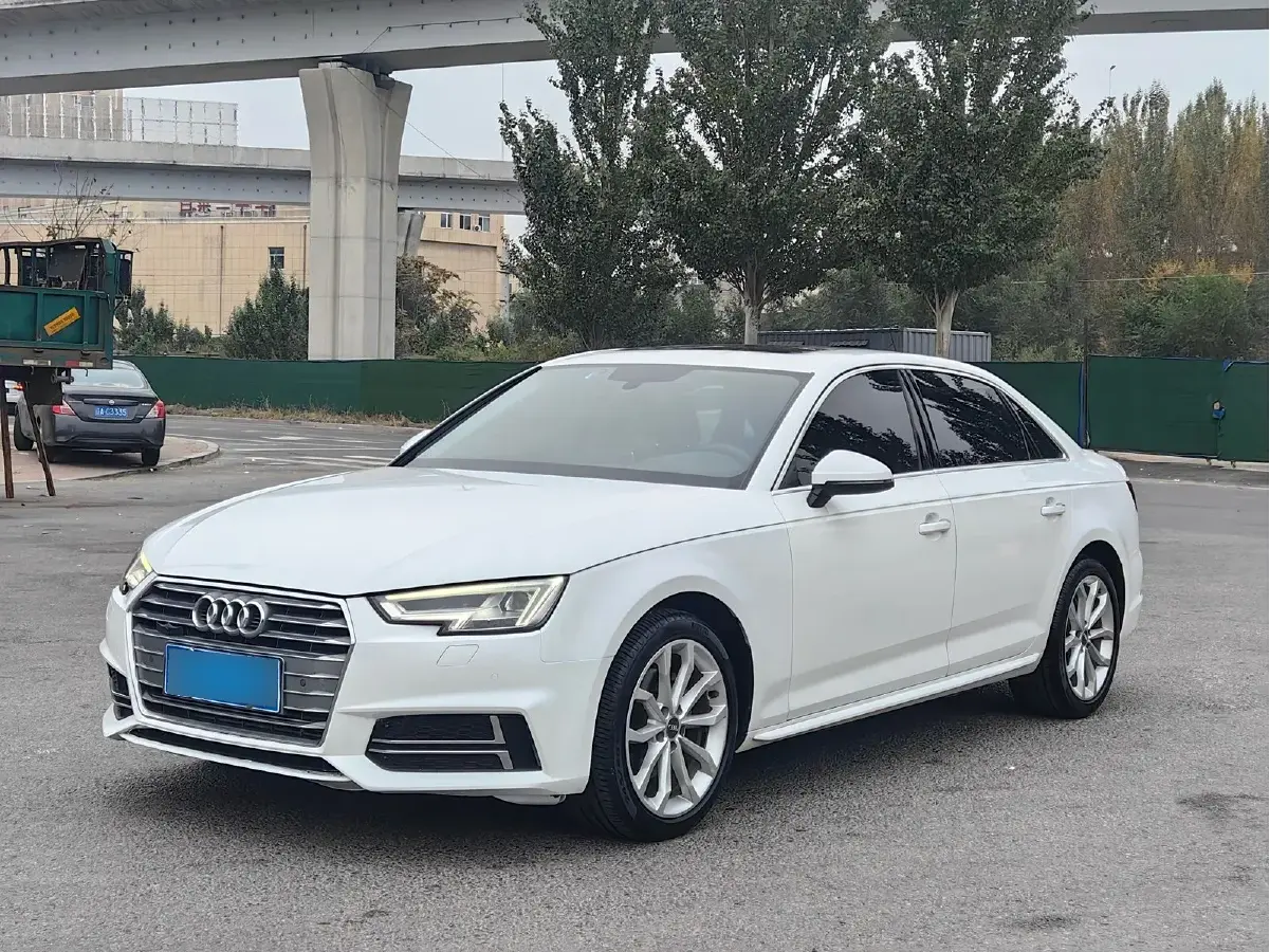 2018 Audi A4L 2.0T 190HP L4 7DCT