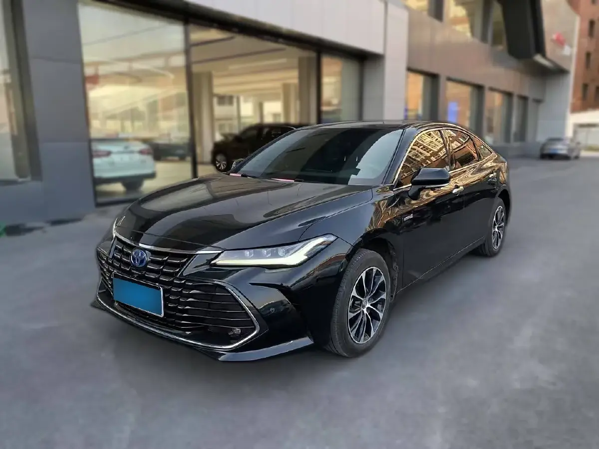 2022 Toyota Avalon 2.5L 178HP L4 E-CVT Hybrid