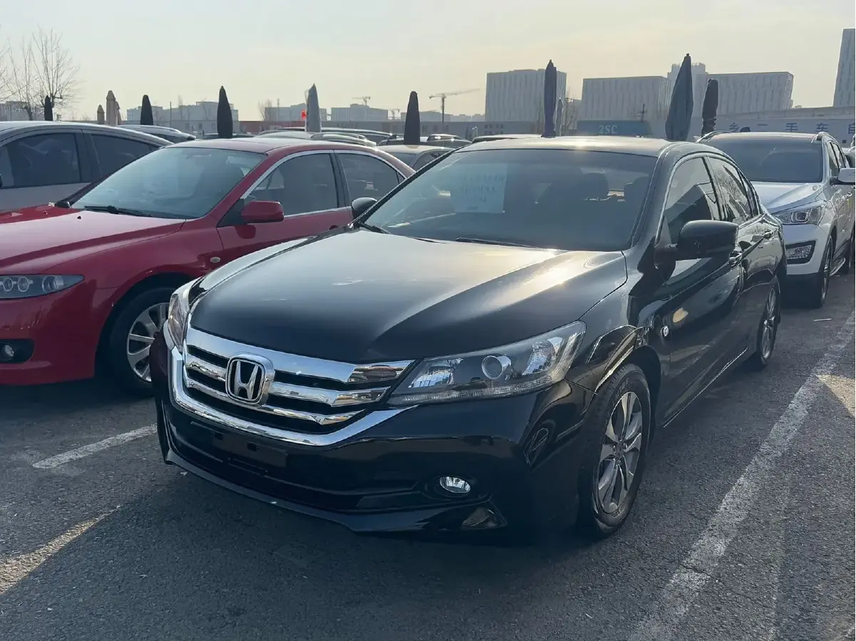 2015 Honda Accord 2.0L 155HP L4 CVT