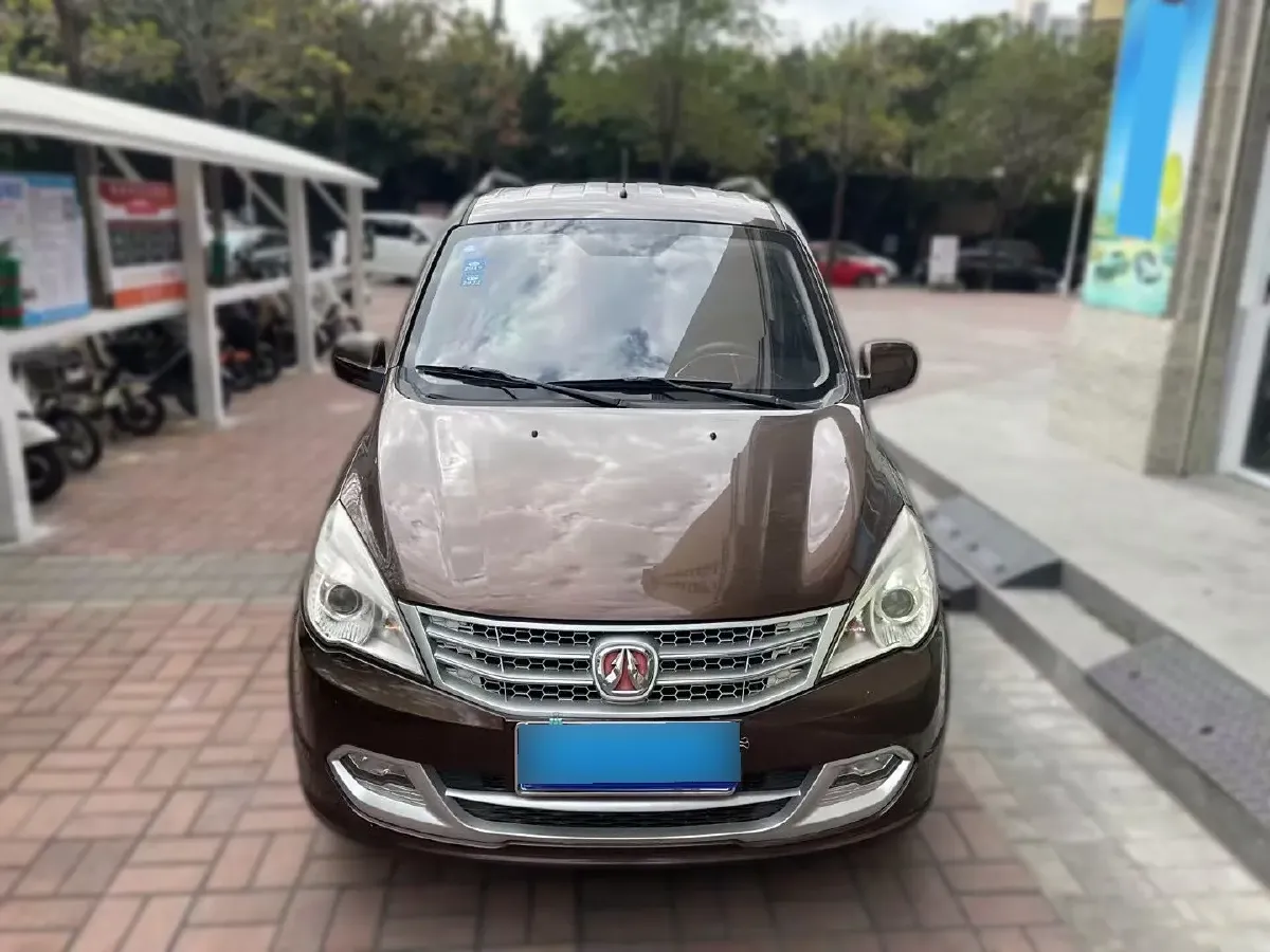 2014 BAIC WeiWang M20 1.5L 116HP L4 5MT,autocango,china used car exporter,china ev exporter,chinese used car exporter,chinese used ev exporter