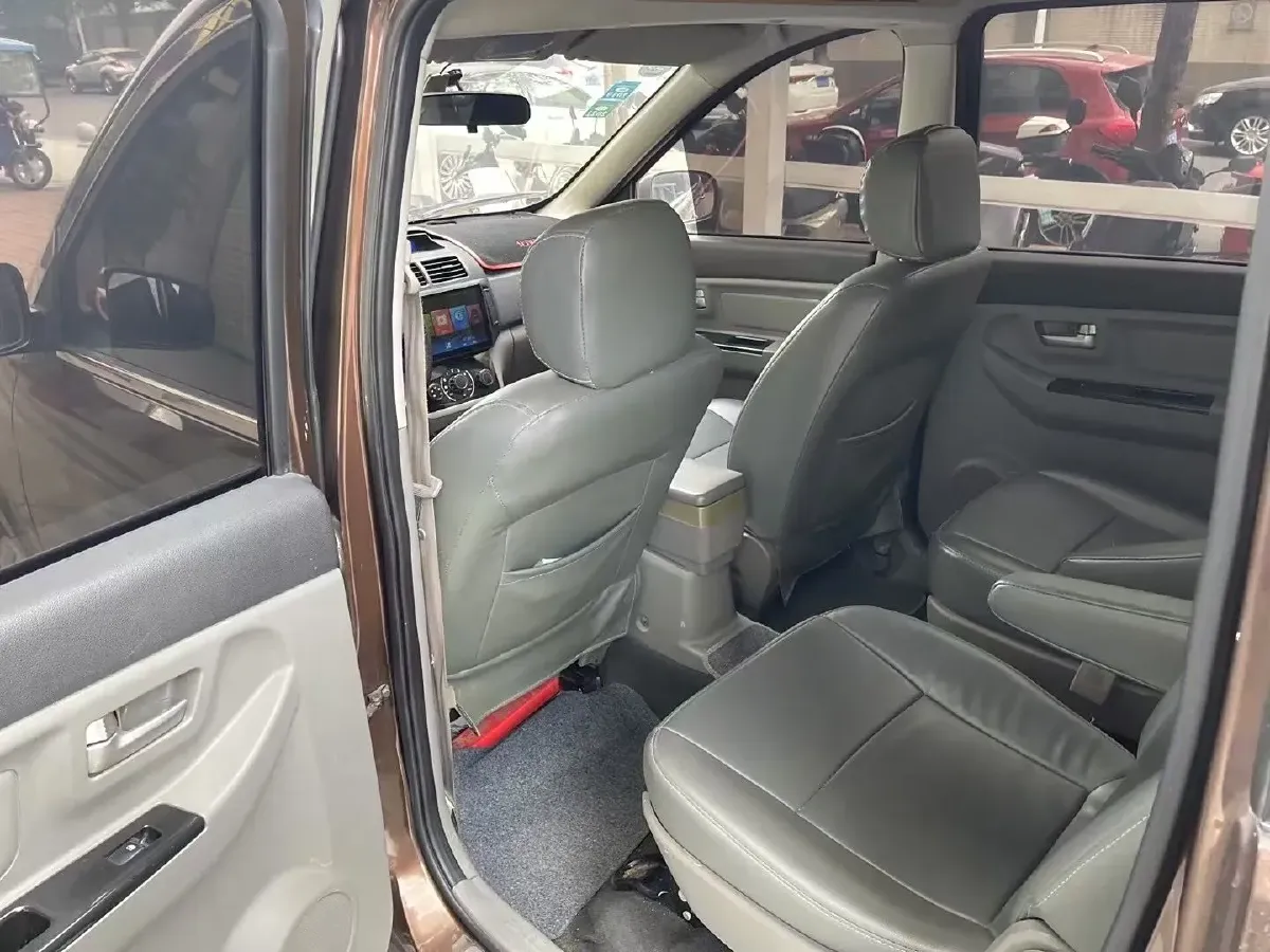 2014 BAIC WeiWang M20 1.5L 116HP L4 5MT,autocango,china used car exporter,china ev exporter,chinese used car exporter,chinese used ev exporter