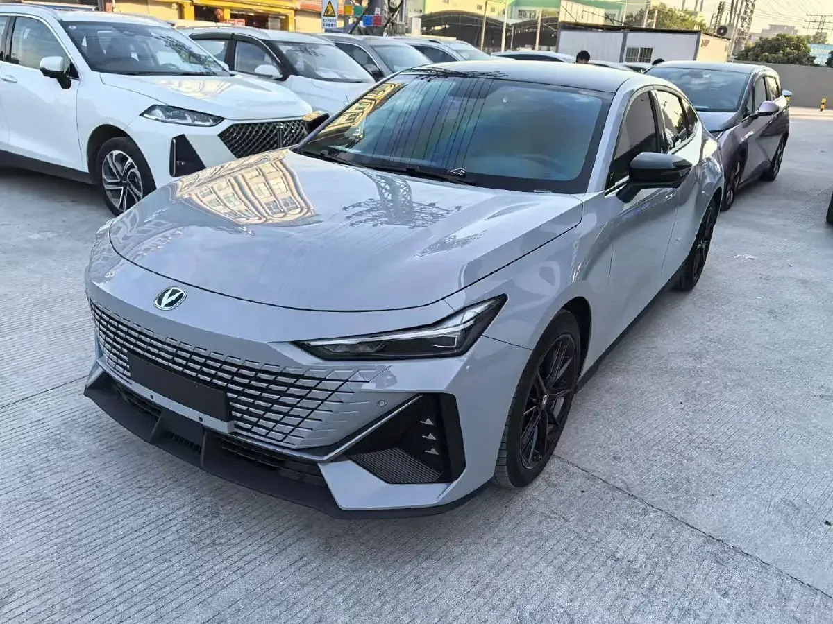 2022 ChangAn UNI-V 1.5T 188HP L4 7DCT