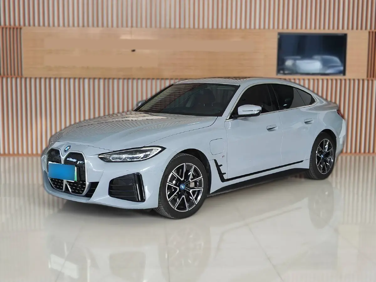 2023 BMW i4 BEV 70KWH