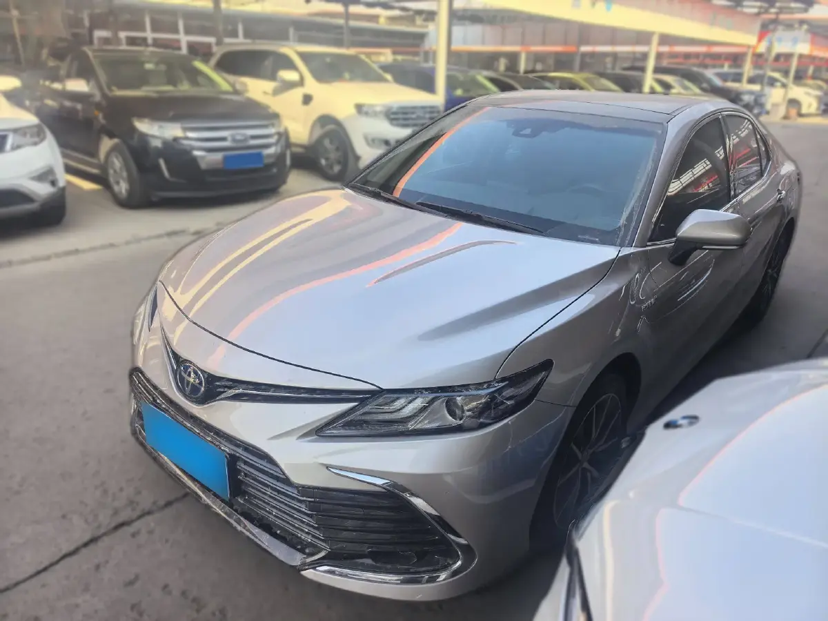 2023 Toyota Camry 2.5L 178HP L4 E-CVT Hybrid