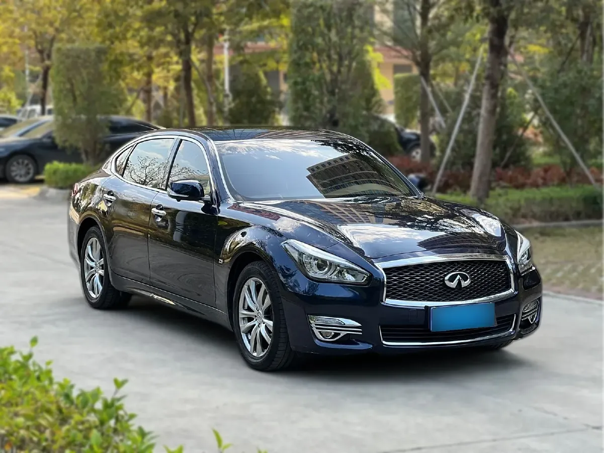2017 Infiniti Q70 2.5L 222HP V6 7AT,autocango,china used car exporter,china ev exporter,chinese used car exporter,chinese used ev exporter