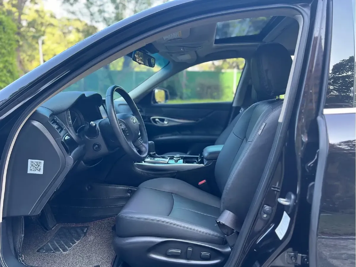 2017 Infiniti Q70 2.5L 222HP V6 7AT,autocango,china used car exporter,china ev exporter,chinese used car exporter,chinese used ev exporter