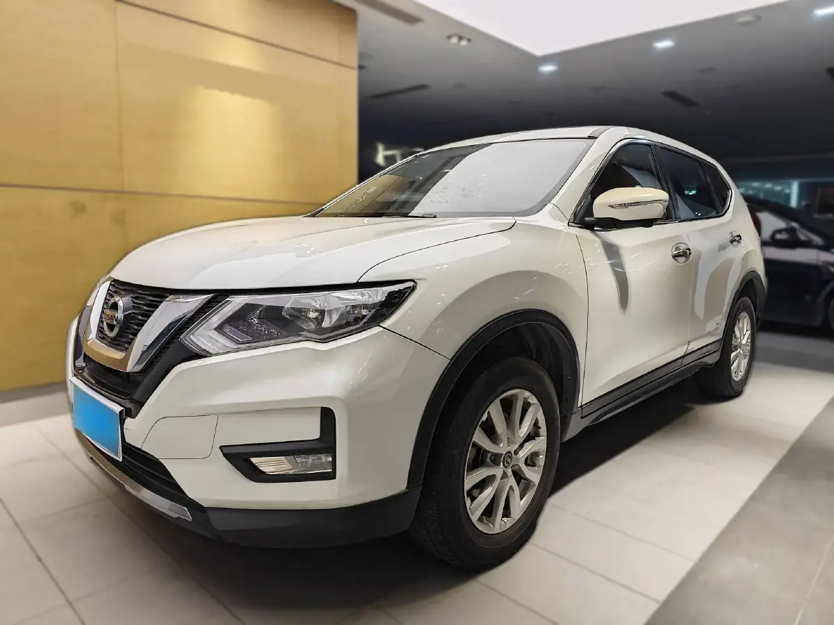 2017 Nissan X-Trail 2.0L 150HP L4 CVT