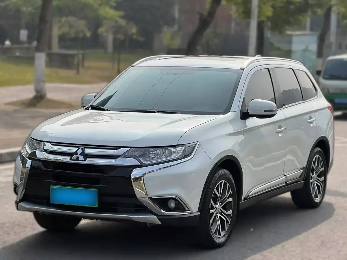 2018 Mitsubishi Outlander 2.0L 166HP L4 CVT