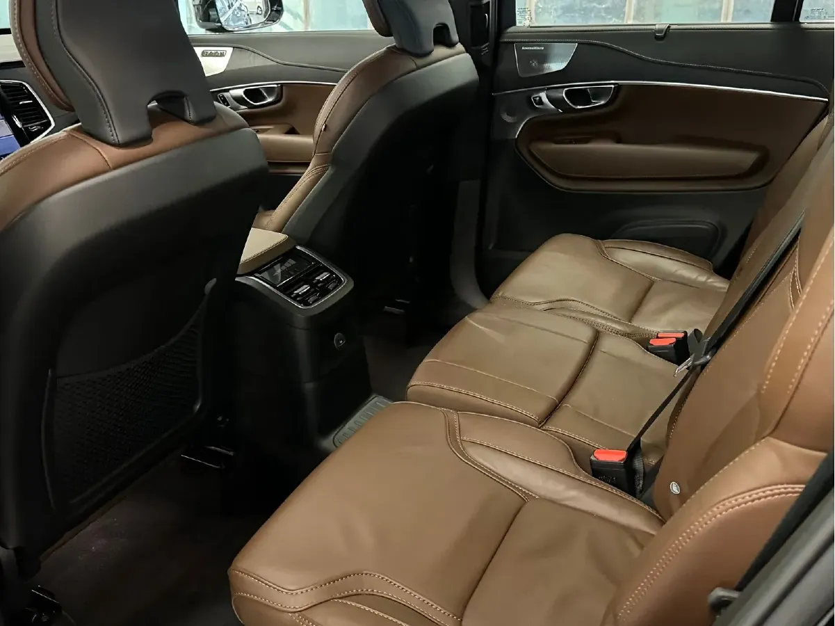 2024 Volvo XC90 PHEV 2.0T 310HP L4 8AT PHEV 18.831KWH,autocango,china used car exporter,china ev exporter,chinese used car exporter,chinese used ev exporter