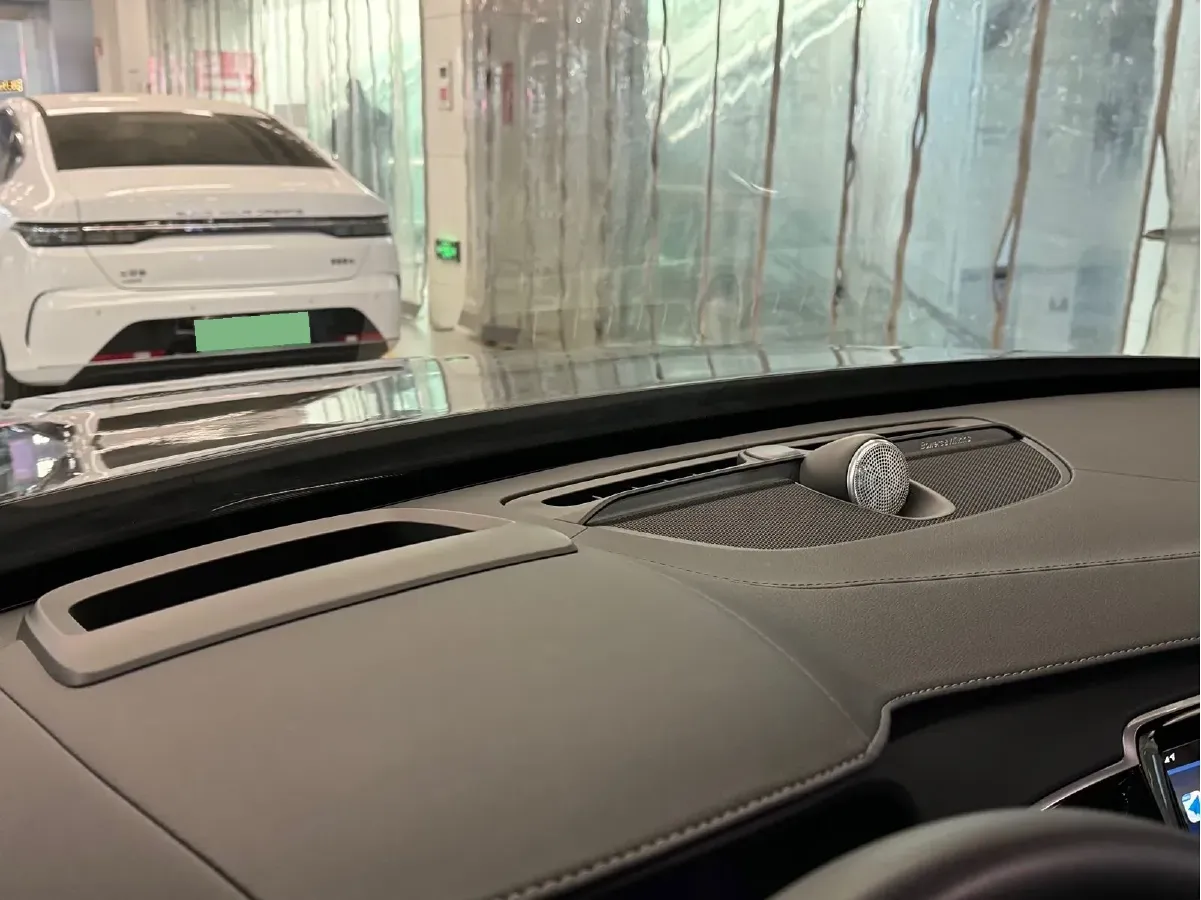 2024 Volvo XC90 PHEV 2.0T 310HP L4 8AT PHEV 18.831KWH,autocango,china used car exporter,china ev exporter,chinese used car exporter,chinese used ev exporter