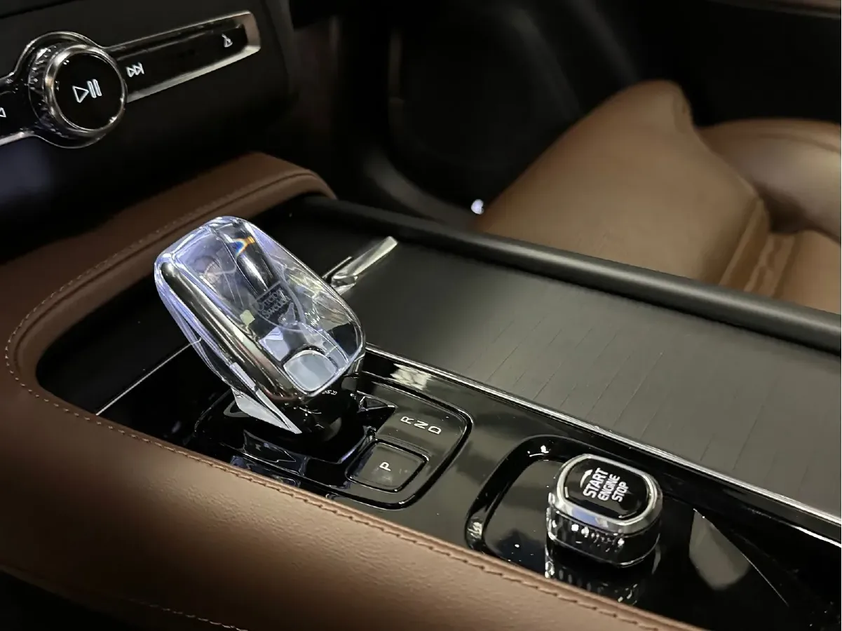 2024 Volvo XC90 PHEV 2.0T 310HP L4 8AT PHEV 18.831KWH,autocango,china used car exporter,china ev exporter,chinese used car exporter,chinese used ev exporter