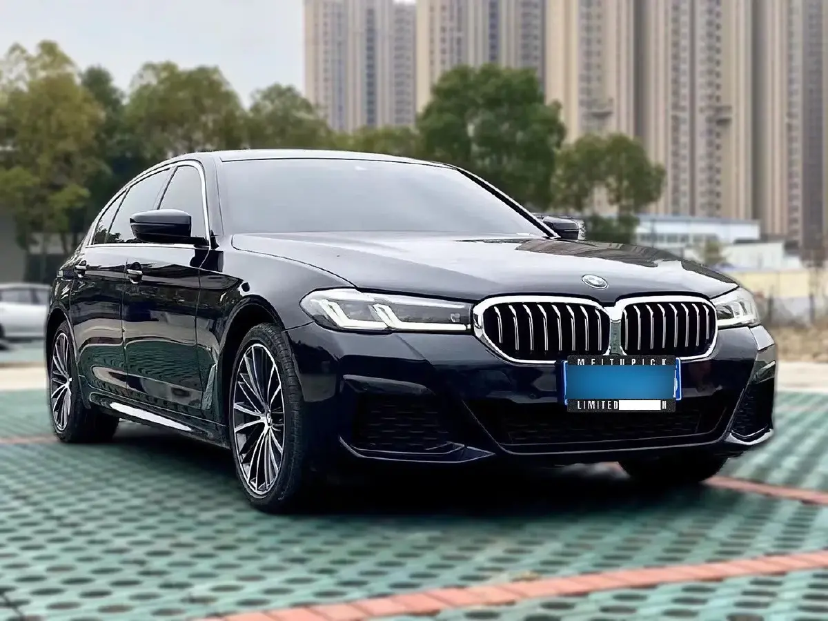 2022 BMW 5 Series 2.0T 252HP L4 8AT