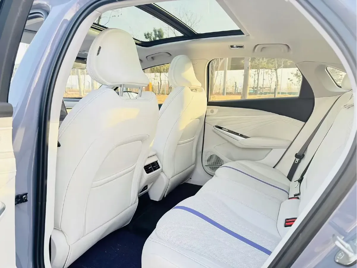 2024 Geely PrefaceL 1.5T 163HP L4 3DHT Hybrid,autocango,china used car exporter,china ev exporter,chinese used car exporter,chinese used ev exporter