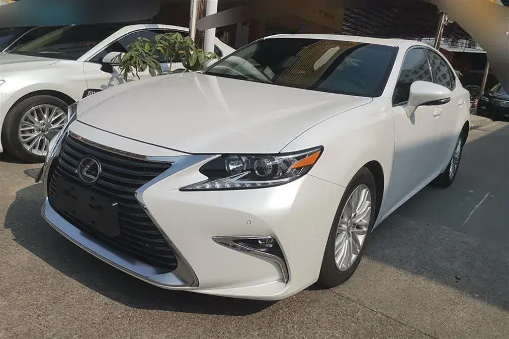 2015 Lexus ES 2.0L 167HP L4 6AT