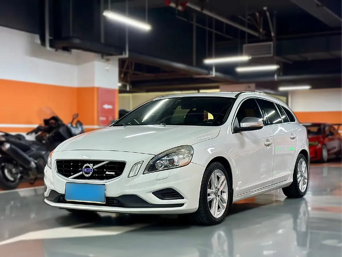 2012 Volvo V60 3.0T 305HP L6 6AT