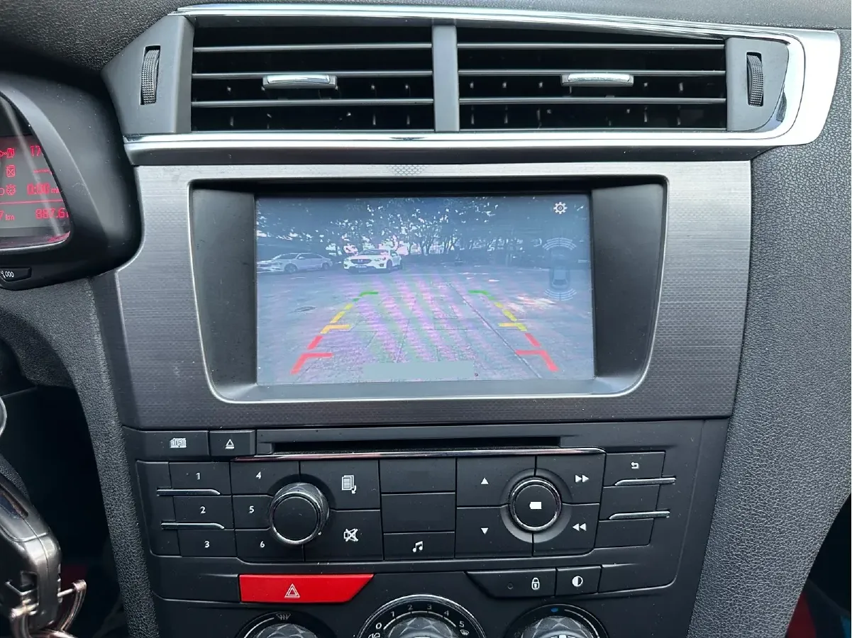 2016 DS 6 1.6T 167HP L4 6AT,autocango,china used car exporter,china ev exporter,chinese used car exporter,chinese used ev exporter