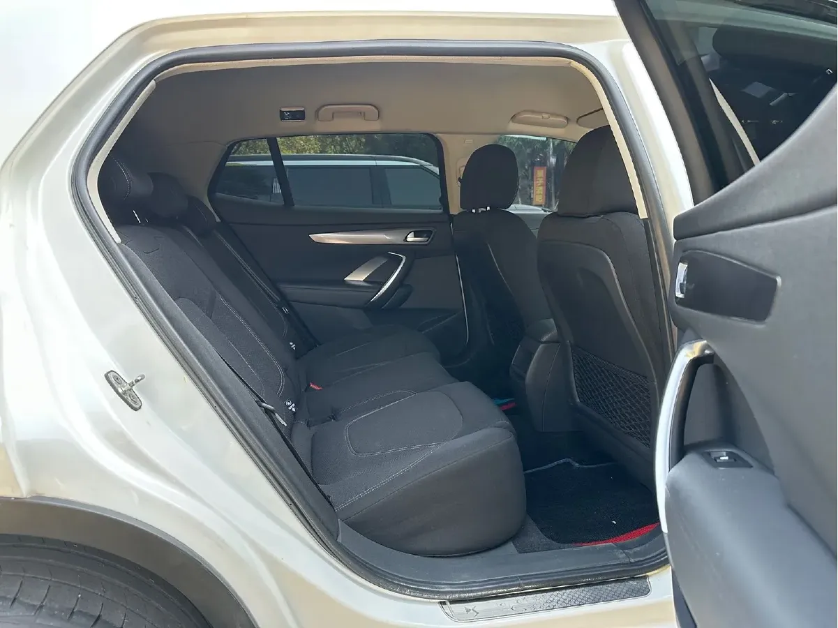 2016 DS 6 1.6T 167HP L4 6AT,autocango,china used car exporter,china ev exporter,chinese used car exporter,chinese used ev exporter