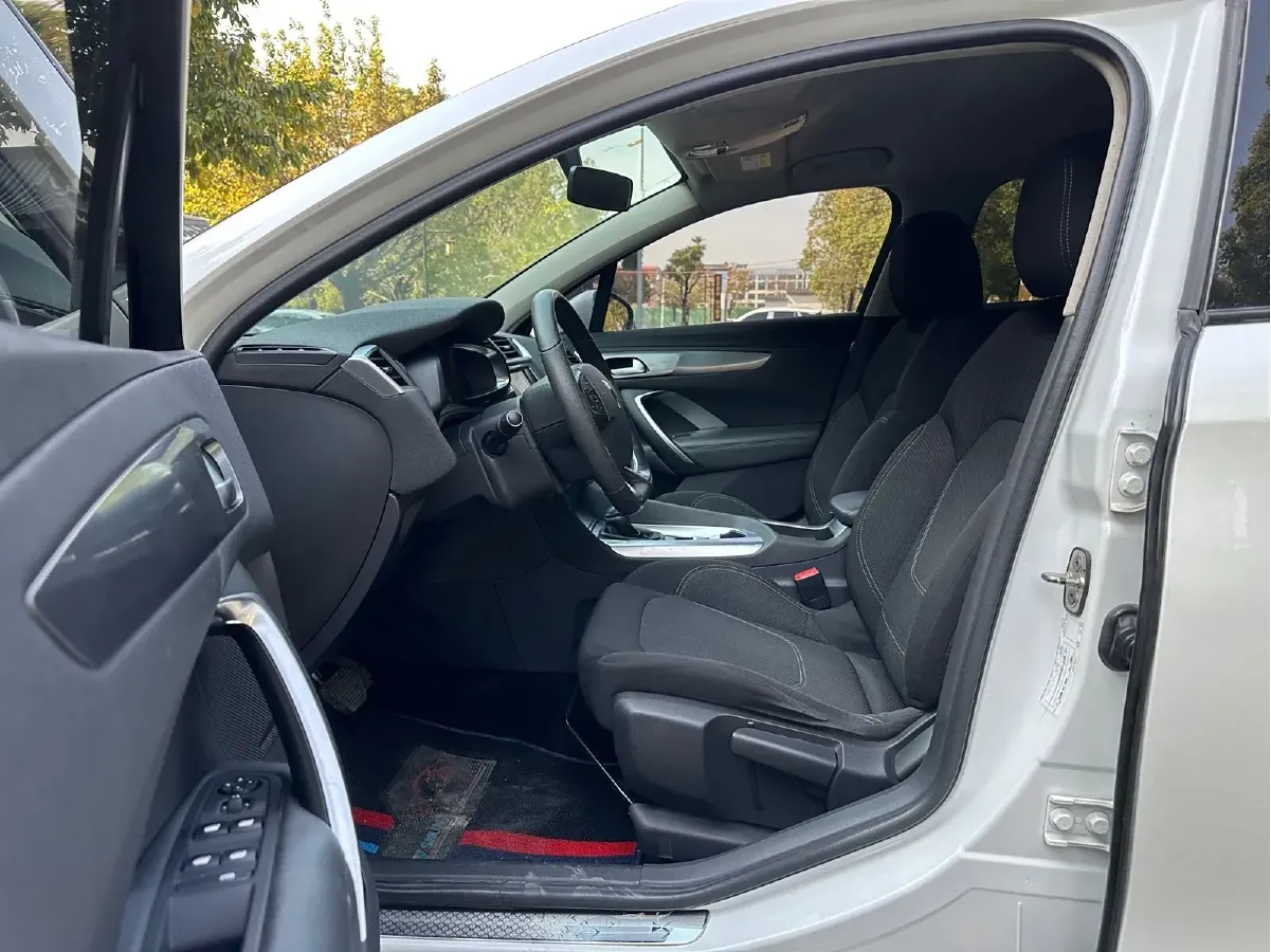 2016 DS 6 1.6T 167HP L4 6AT,autocango,china used car exporter,china ev exporter,chinese used car exporter,chinese used ev exporter