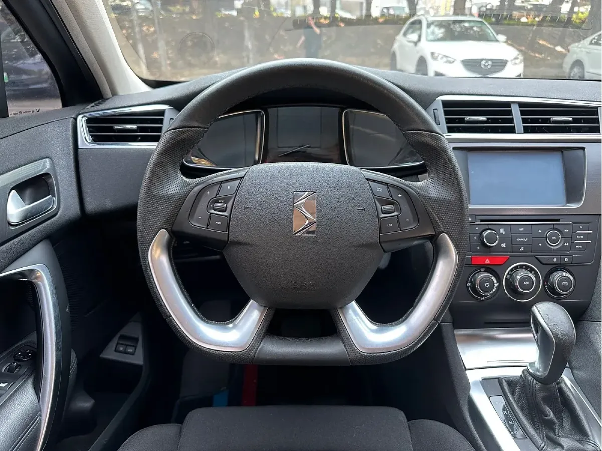 2016 DS 6 1.6T 167HP L4 6AT,autocango,china used car exporter,china ev exporter,chinese used car exporter,chinese used ev exporter