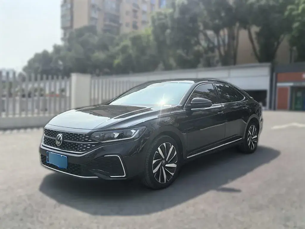 2022 Volkswagen Passat 2.0T 186HP L4 7DCT