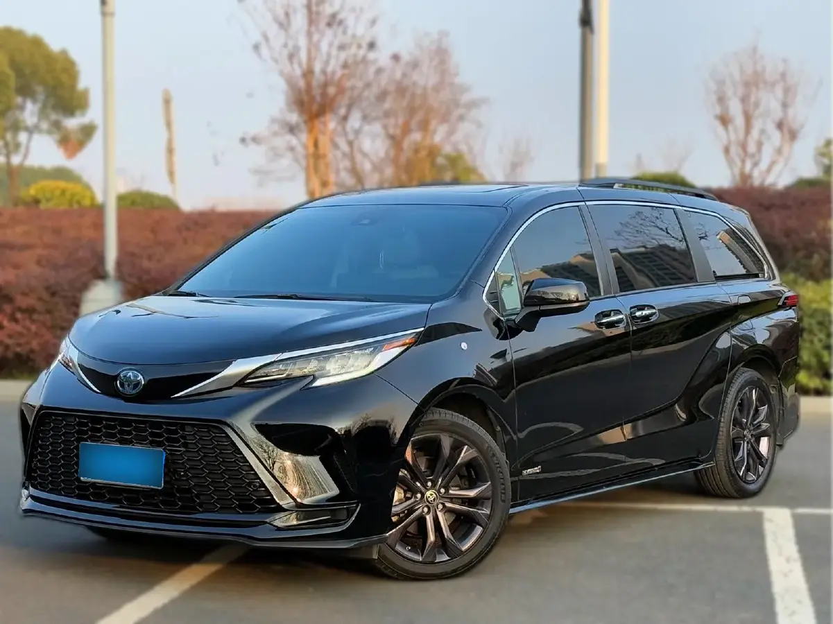 2021 Toyota Sienna 2.5L 192HP L4 E-CVT Hybrid