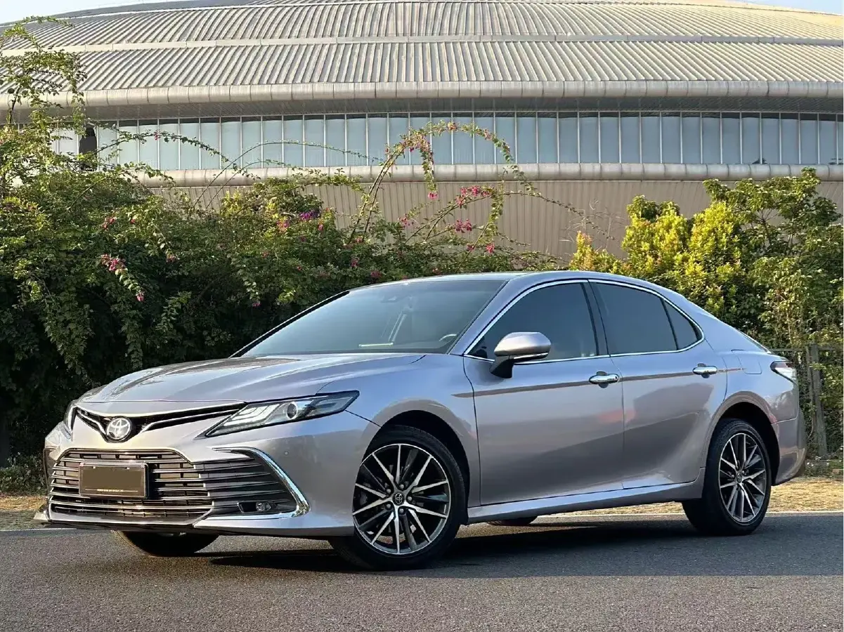 2021 Toyota Camry 2.5L 209HP L4 8AT