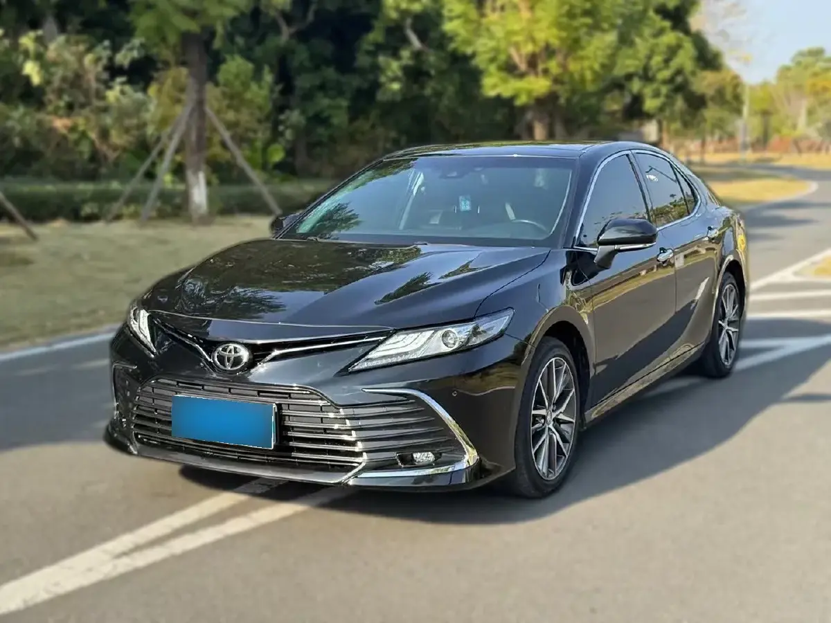 2019 Toyota Camry 2.5L 209HP L4 8AT