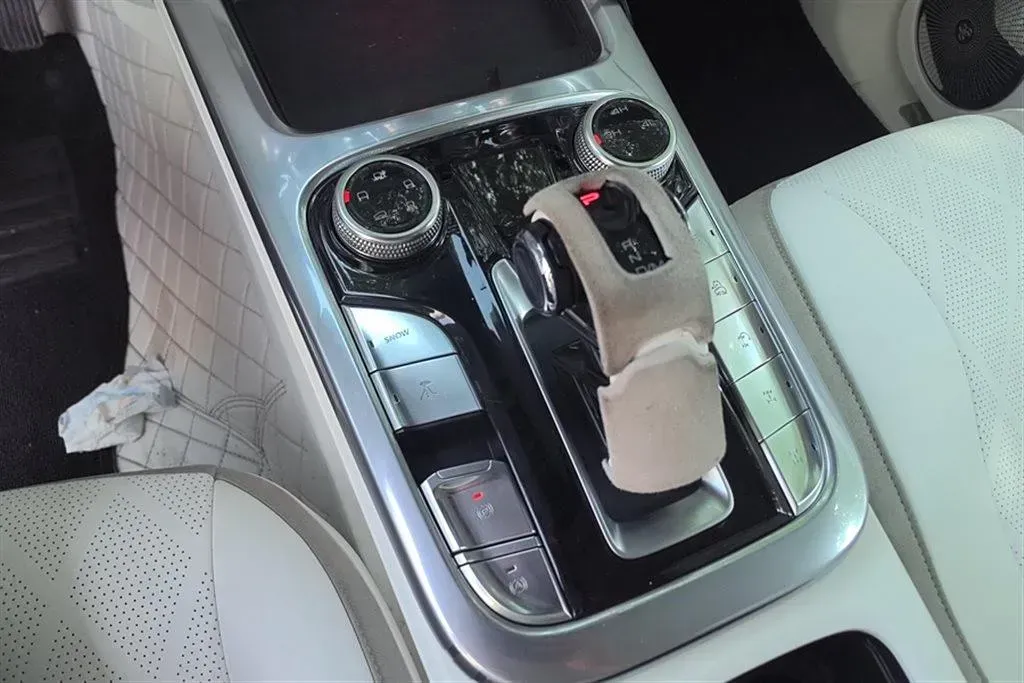 2021 Cyberspace 300 2.0T 227HP L4 8AT,autocango,china used car exporter,china ev exporter,chinese used car exporter,chinese used ev exporter