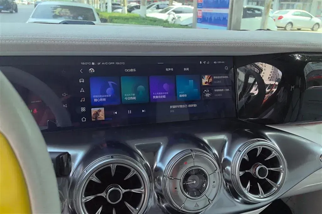 2021 Cyberspace 300 2.0T 227HP L4 8AT,autocango,china used car exporter,china ev exporter,chinese used car exporter,chinese used ev exporter