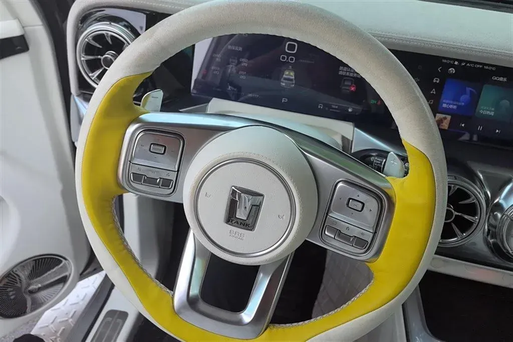 2021 Cyberspace 300 2.0T 227HP L4 8AT,autocango,china used car exporter,china ev exporter,chinese used car exporter,chinese used ev exporter