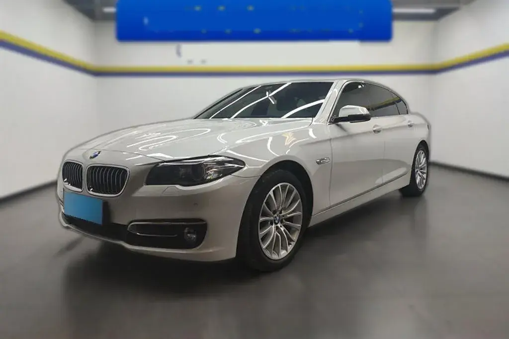 2014 BMW 5 Series 2.0T 218HP L4 8AT