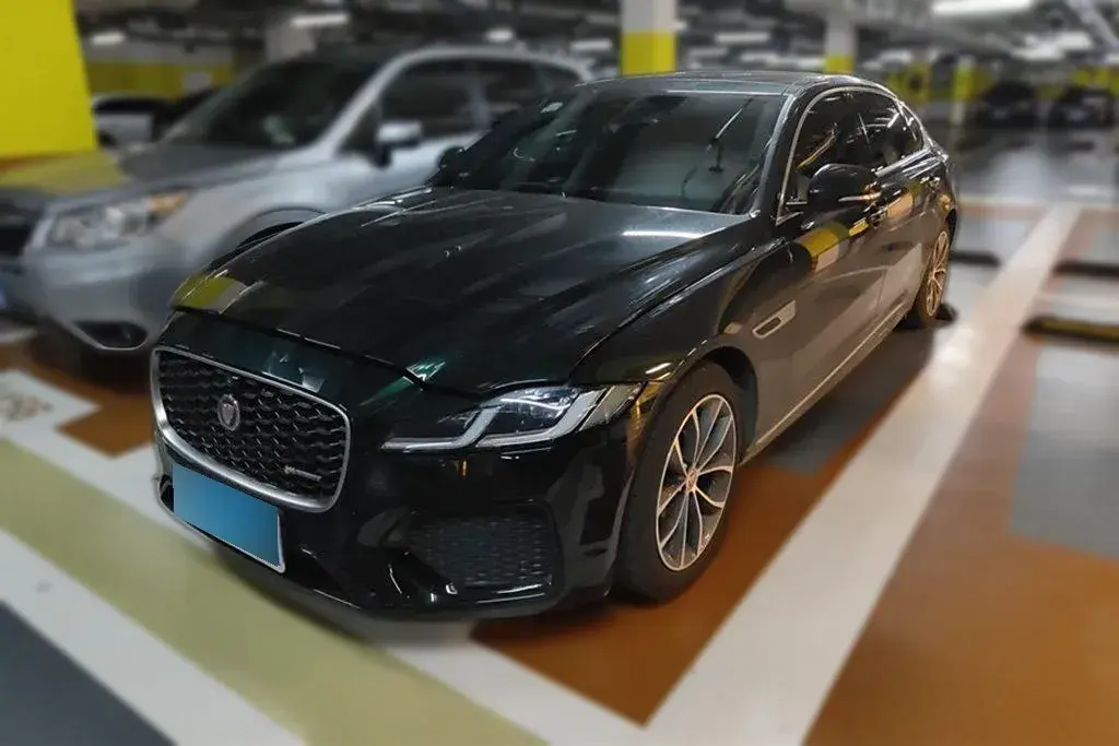 2022 Jaguar XFL 2.0T 250HP L4 8AT