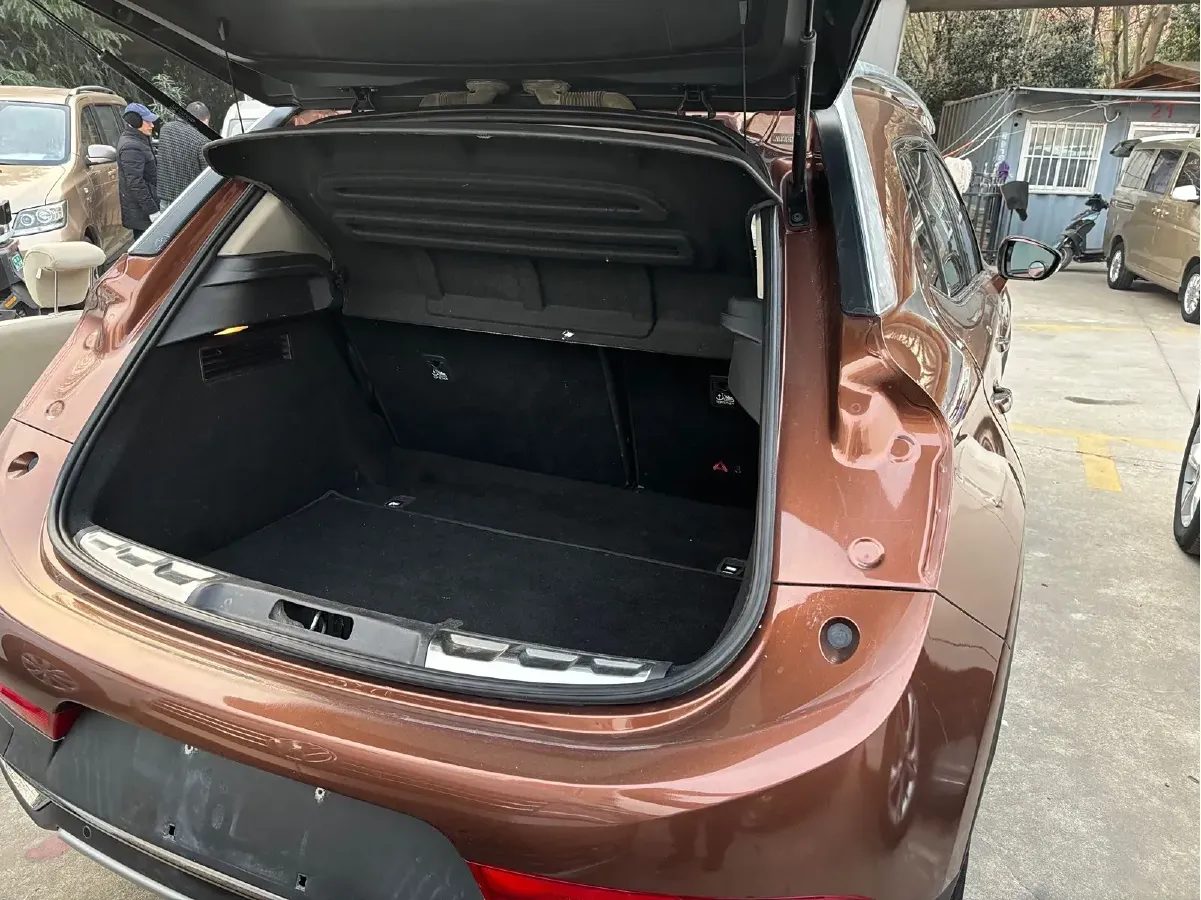 2017 DS 6 1.6T 167HP L4 6AT,autocango,china used car exporter,china ev exporter,chinese used car exporter,chinese used ev exporter