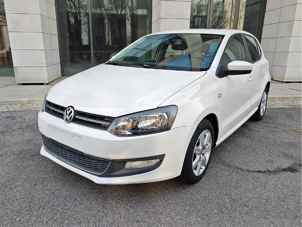 2011 Volkswagen Polo 1.6L 105HP L4 6AT