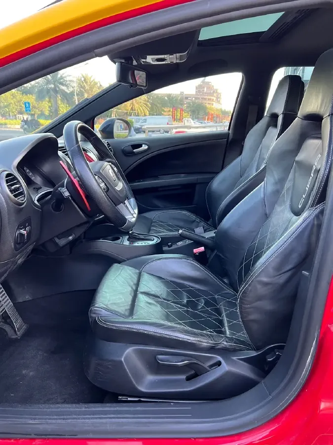 2012 Seat Leon 2.0T 211HP L4 6DCT,autocango,china used car exporter,china ev exporter,chinese used car exporter,chinese used ev exporter