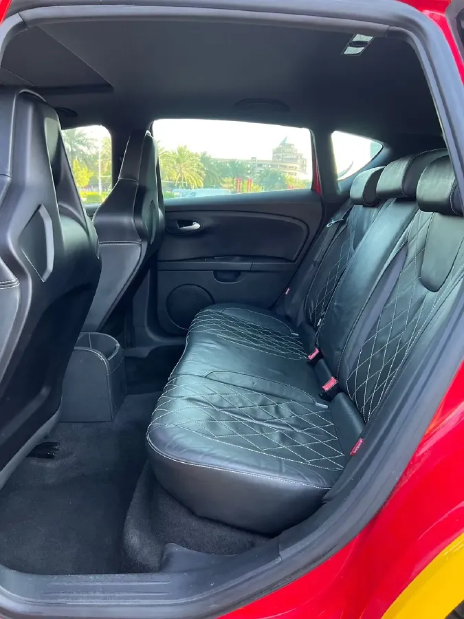 2012 Seat Leon 2.0T 211HP L4 6DCT,autocango,china used car exporter,china ev exporter,chinese used car exporter,chinese used ev exporter