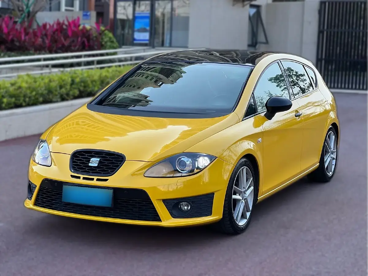 2012 Seat Leon 2.0T 211HP L4 6DCT