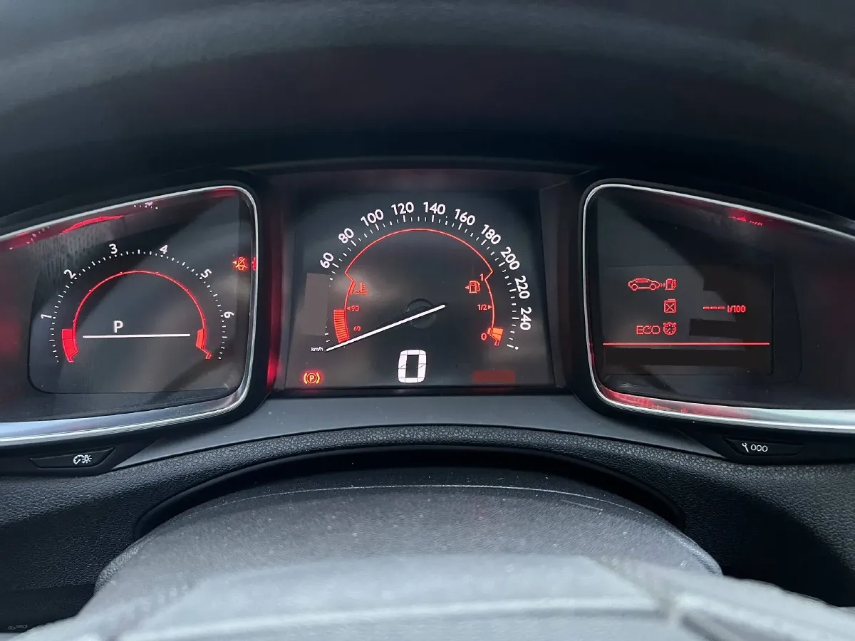 2014 DS 6 1.6T 167HP L4 6AT,autocango,china used car exporter,china ev exporter,chinese used car exporter,chinese used ev exporter