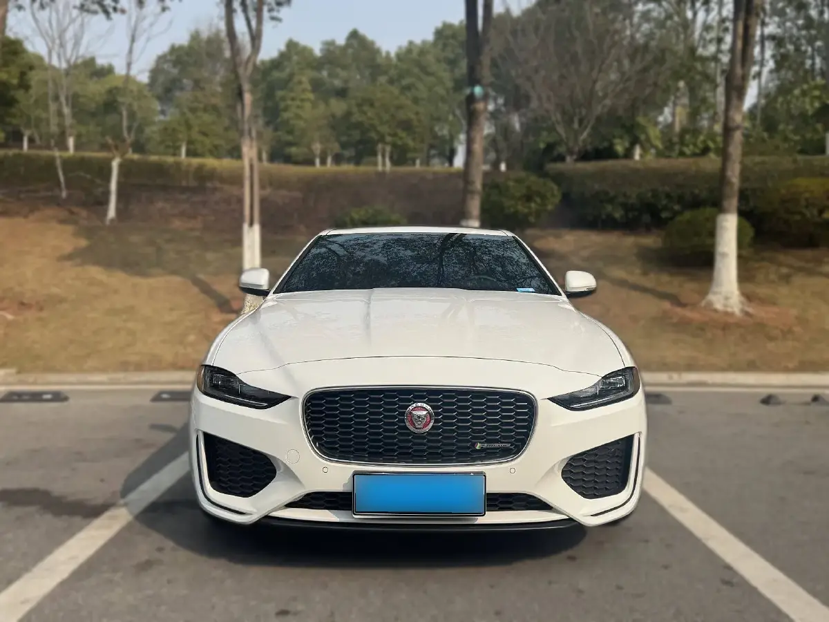 2020 Jaguar XEL 2.0T 200HP L4 8AT