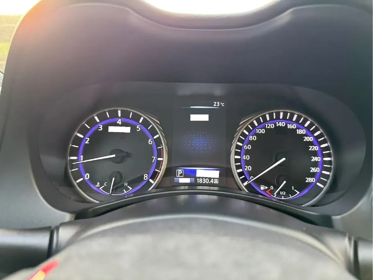 2017 Infiniti Q60 2.0T 211HP L4 7AT,autocango,china used car exporter,china ev exporter,chinese used car exporter,chinese used ev exporter