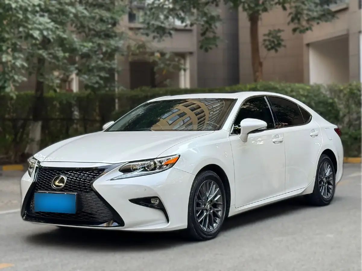 2017 Lexus ES 2.0L 167HP L4 6AT