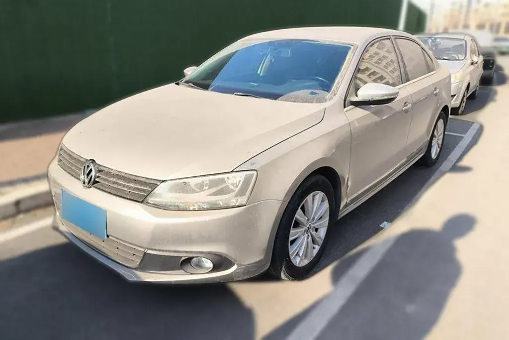 2014 Volkswagen Sagitar 1.6L 105HP L4 5MT