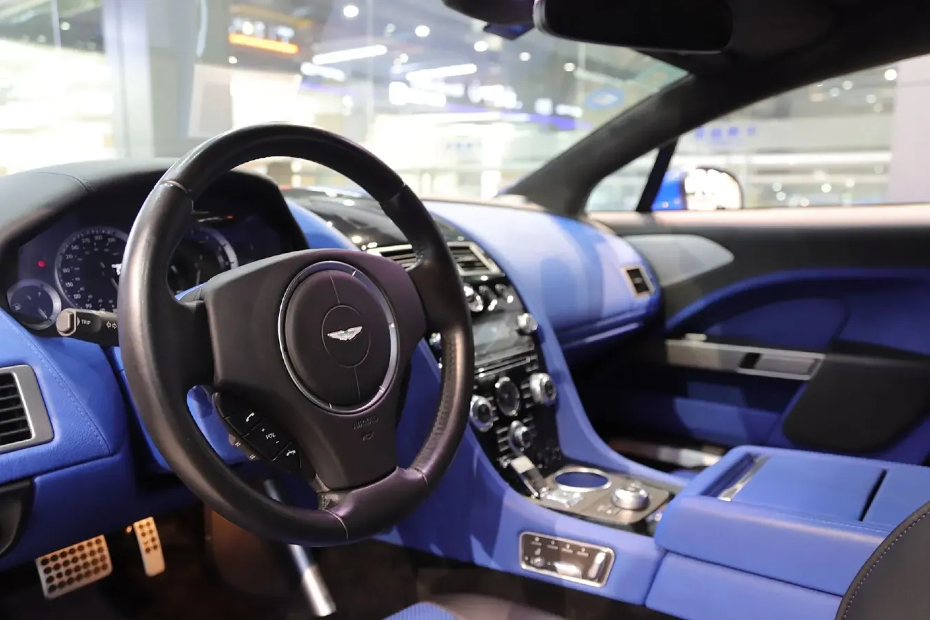 2010 Aston Martin Rapide 6.0L 477HP V12 6AT,autocango,china used car exporter,china ev exporter,chinese used car exporter,chinese used ev exporter