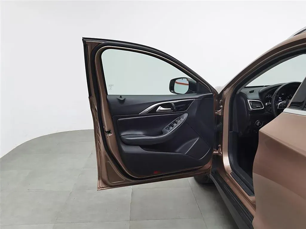 2017 Infiniti QX30 1.6T 156HP L4 7DCT,autocango,china used car exporter,china ev exporter,chinese used car exporter,chinese used ev exporter