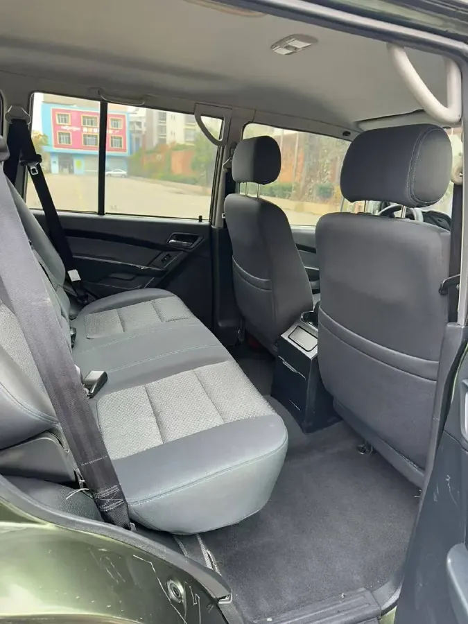 2015 Leopaard Q6 2.4L 147HP L4 5MT,autocango,china used car exporter,china ev exporter,chinese used car exporter,chinese used ev exporter