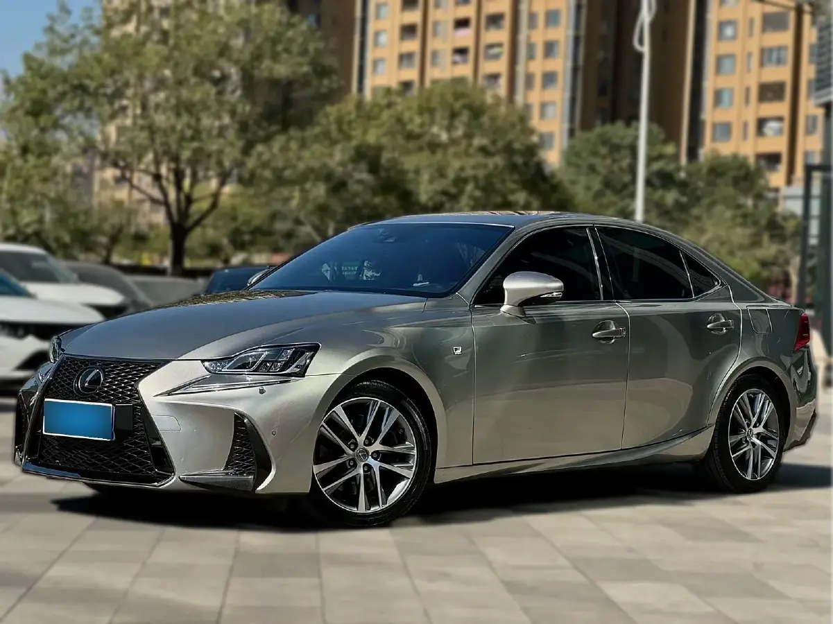 2017 Lexus IS 2.0T 245HP L4 8AT