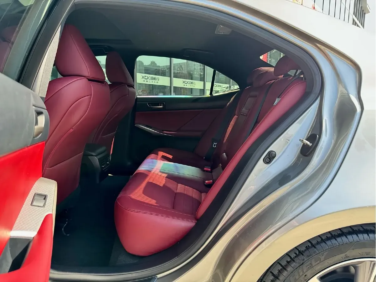 2017 Lexus IS 2.0T 245HP L4 8AT,autocango,china used car exporter,china ev exporter,chinese used car exporter,chinese used ev exporter