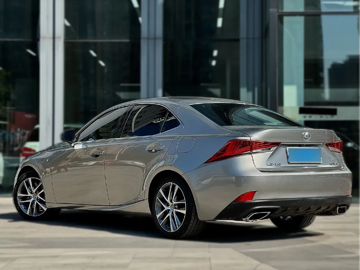 2017 Lexus IS 2.0T 245HP L4 8AT,autocango,china used car exporter,china ev exporter,chinese used car exporter,chinese used ev exporter