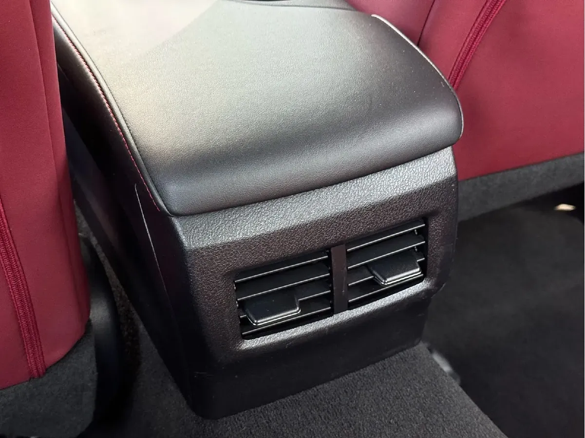 2017 Lexus IS 2.0T 245HP L4 8AT,autocango,china used car exporter,china ev exporter,chinese used car exporter,chinese used ev exporter